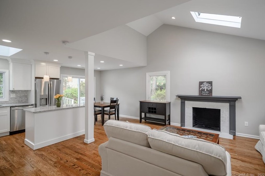 7 Sue Ter, Westport CT  06880-4523 exterior
