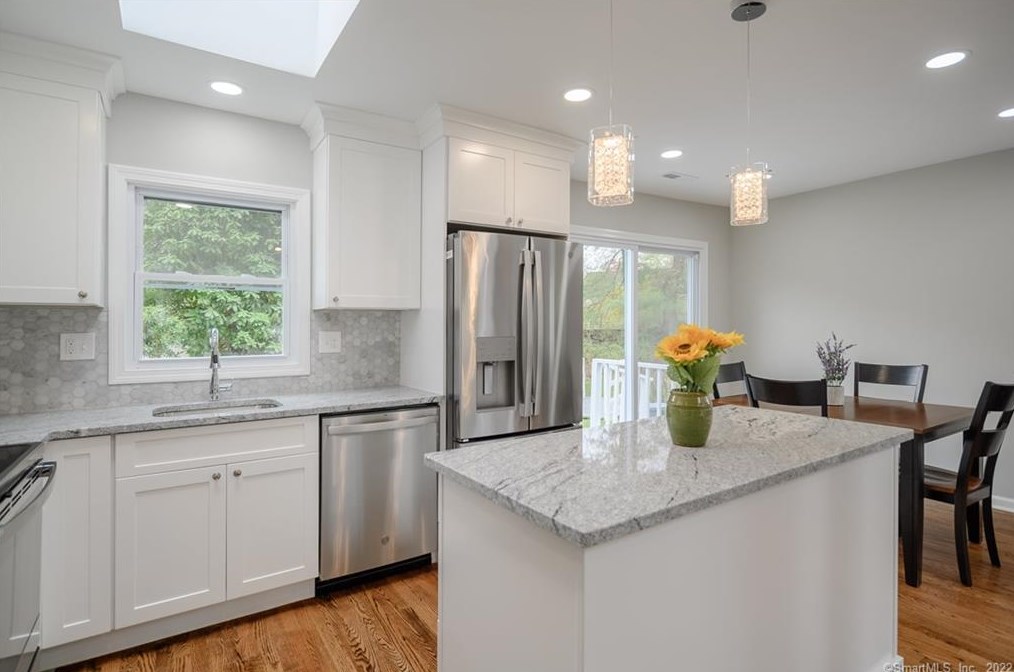 7 Sue Ter, Westport CT  06880-4523 exterior
