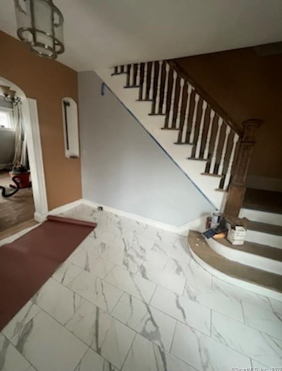 7 Oakland Ter, Hartford CT 06112-2347 exterior