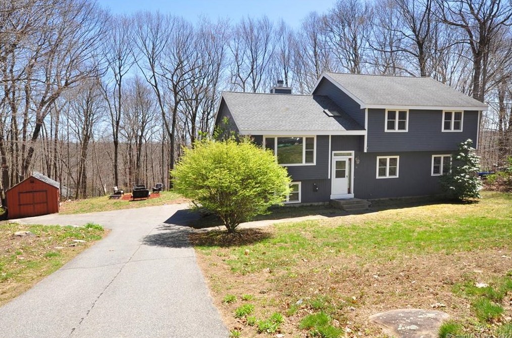 8 Summit Rd, Columbia, CT 06237-1546