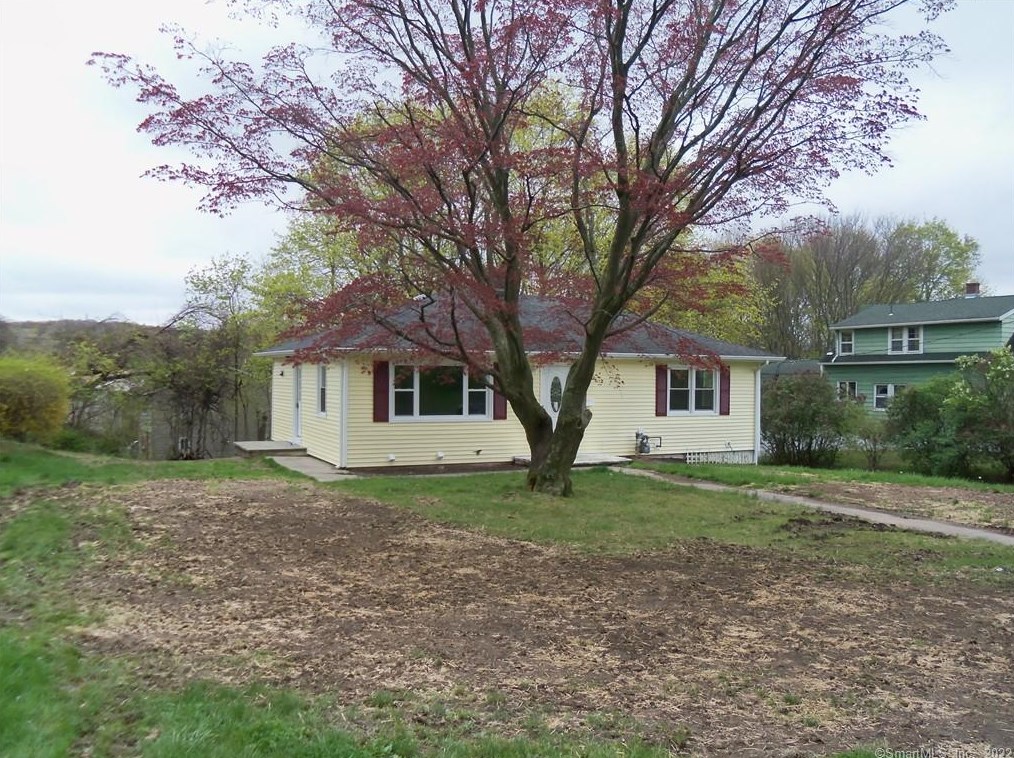 174 Buckingham St, Watertown CT  06779-1702 exterior