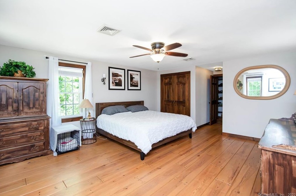 57 Old Kent Rd, Tolland CT 06084-3742 exterior