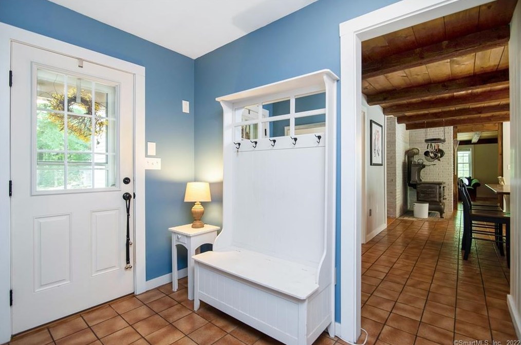 57 Old Kent Rd, Tolland CT 06084-3742 exterior