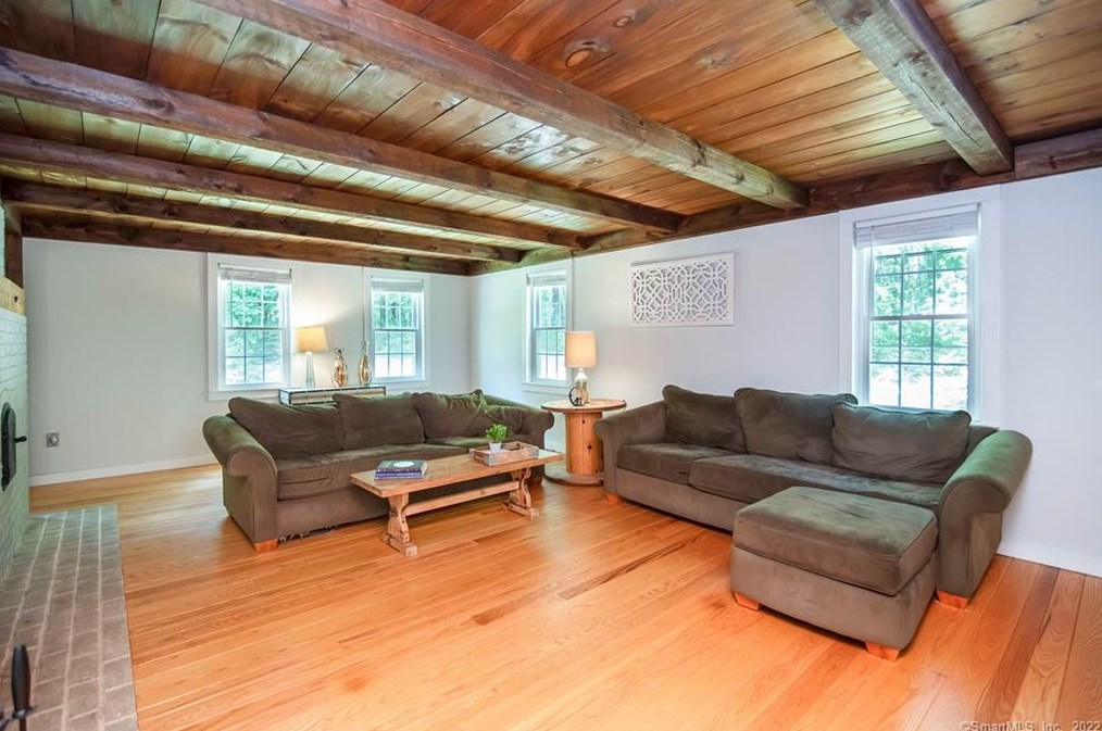 57 Old Kent Rd, Tolland CT 06084-3742 exterior