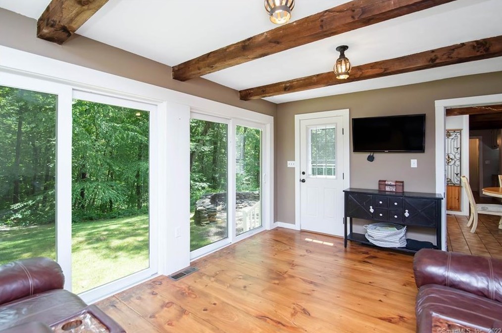 57 Old Kent Rd, Tolland CT 06084-3742 exterior