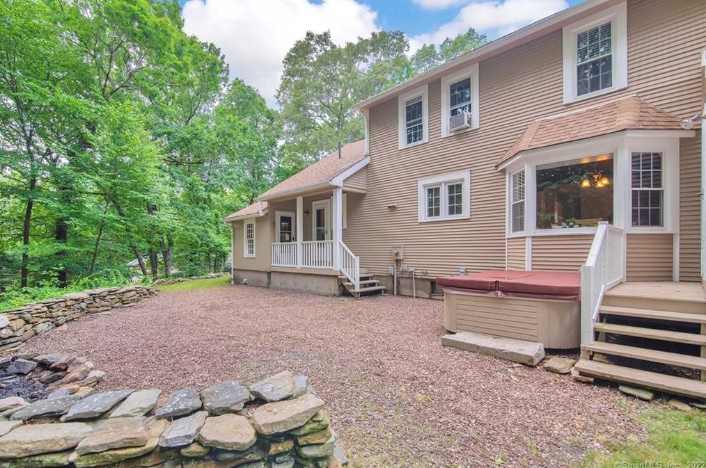 57 Old Kent Rd, Tolland CT 06084-3742 exterior