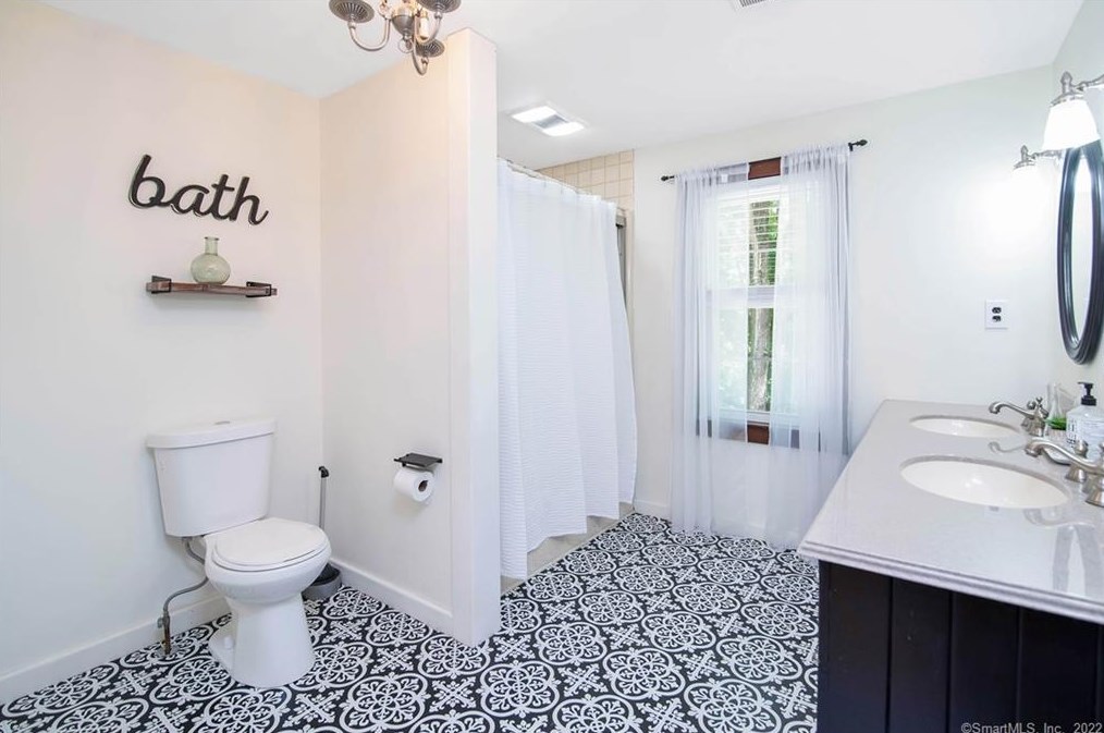 57 Old Kent Rd, Tolland CT 06084-3742 exterior