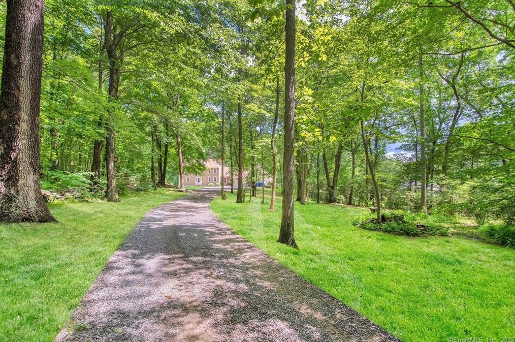 57 Old Kent Rd, Tolland CT 06084-3742 exterior