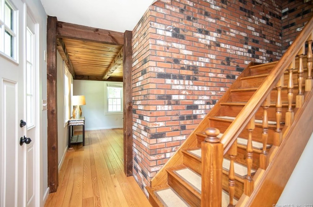 57 Old Kent Rd, Tolland CT 06084-3742 exterior