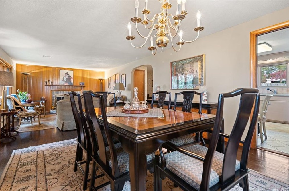 32 Skyline Dr, Farmington CT 06032-2019 exterior