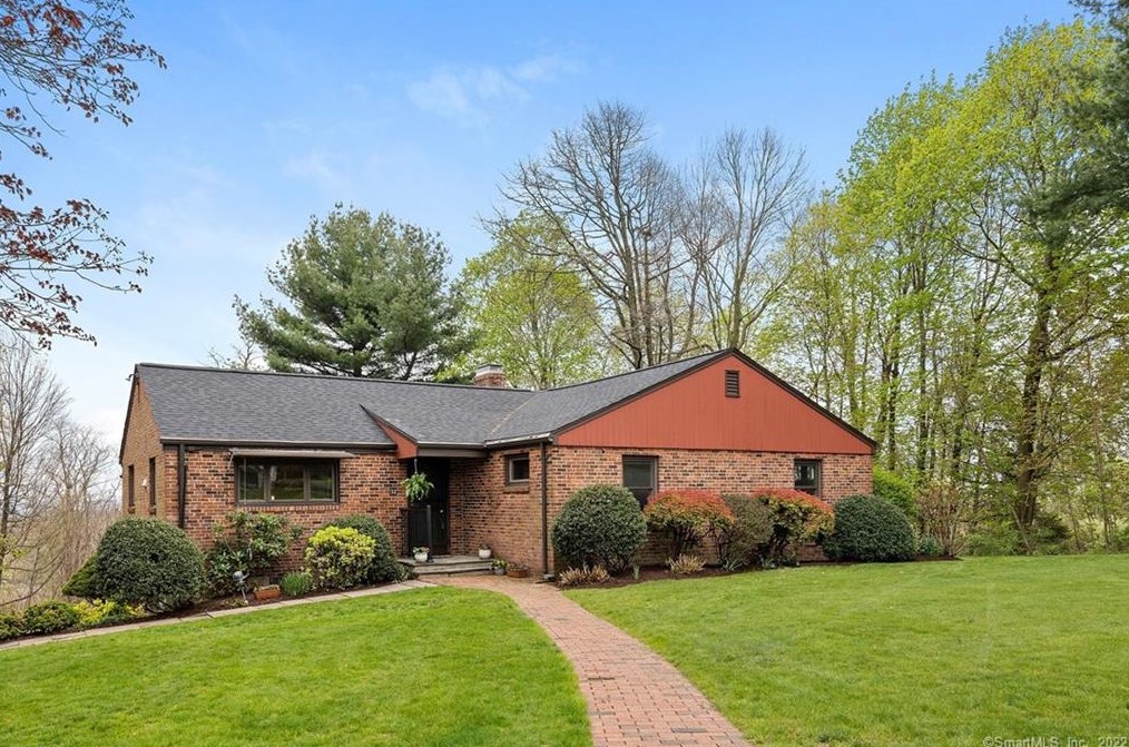 32 Skyline Dr, Farmington, CT 06032 exterior