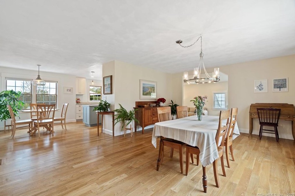 19 Walter Fish Ave, Mystic, CT 06355 exterior