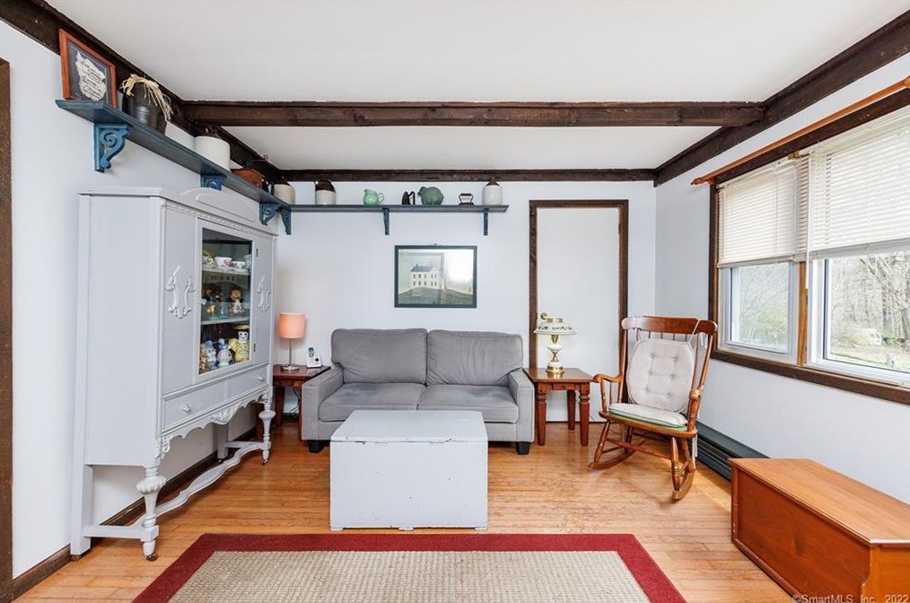 5 Mcclintock St, Chestnut Hill, CT 06226-3818