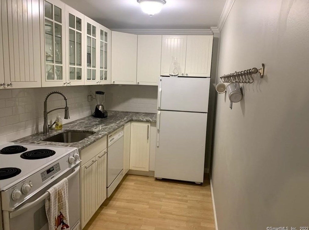 40 Owen St, Hartford, CT 06105-3215