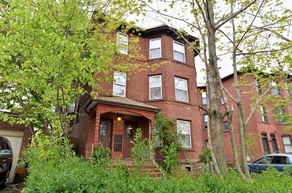 86 Hungerford St, Hartford, CT 06106-4633