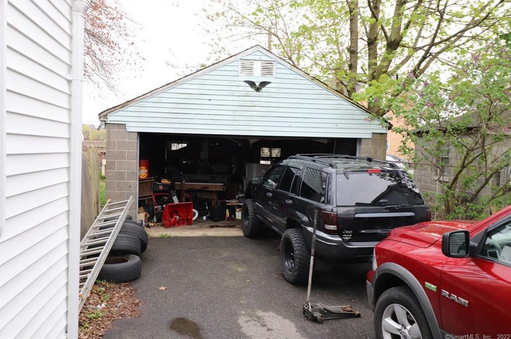 22 Lipton Pl, Torrington CT  06790-6513 exterior