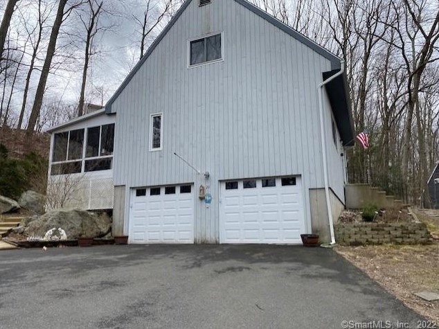 26 Verna Rd, Upper Stepney, CT 06468