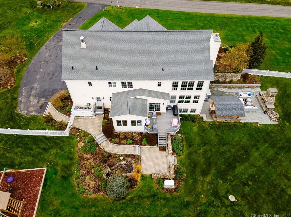 80 Old Hayrake Ln, Northville, CT 06776