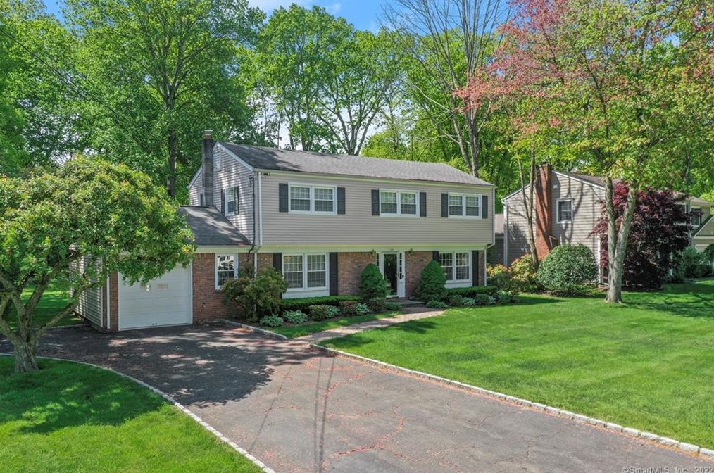 68 Stanton Ln, Stamford, CT 06902