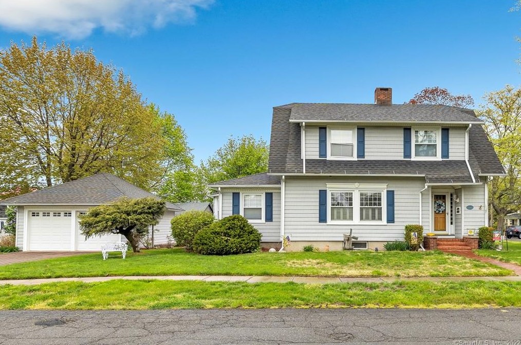 6 Poplar St, Stratford, CT 06614-5012