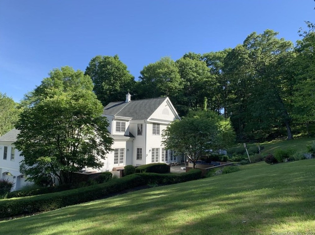 16 Kimberly Ct, Ridgefield, CT 06877