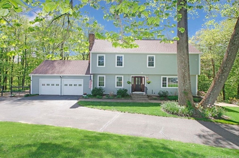 10 Sugar Hill Rd, Newtown, CT 06470-1919