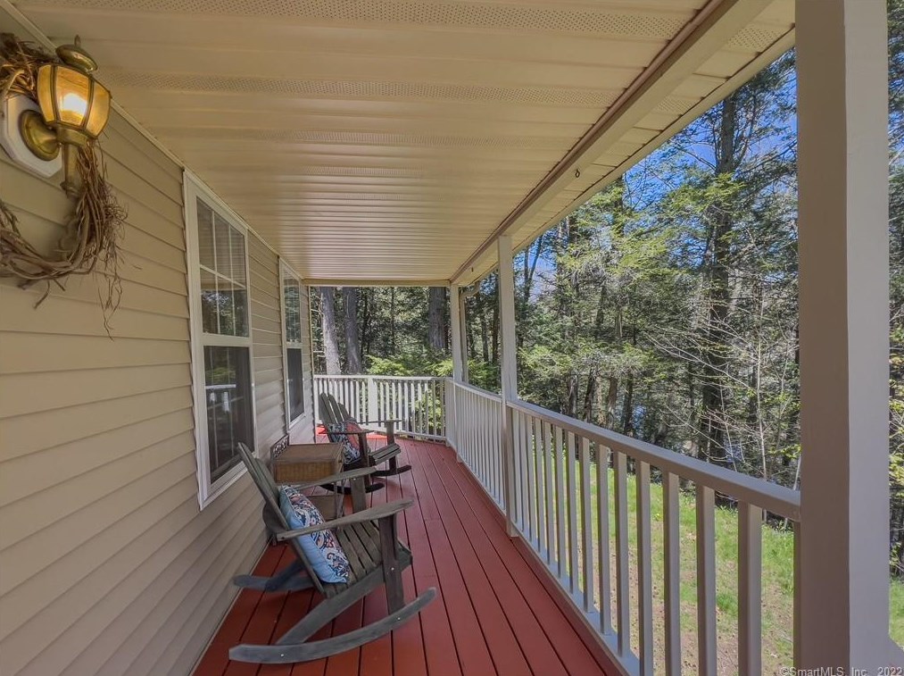 211 Riverhill Rd, Southbury, CT 06488-4207