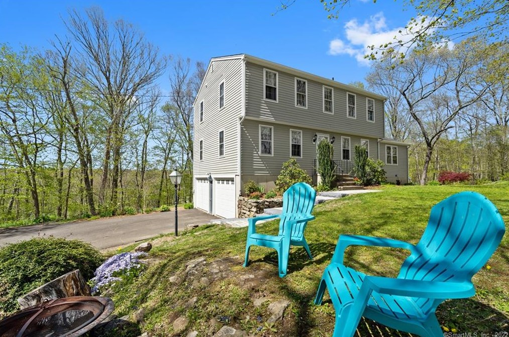 54 Canary Ct, Guilford, CT 06437-1428