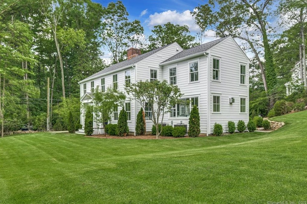289 Wahackme Rd, New Canaan, CT 06840