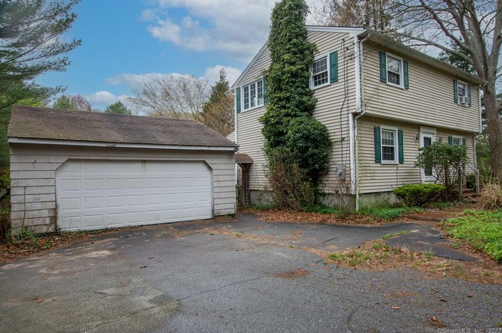 116 E Pattagansett Rd, Niantic, CT 06357