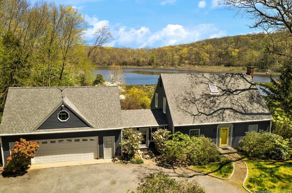 187 Essex St, Deep River, CT 06417