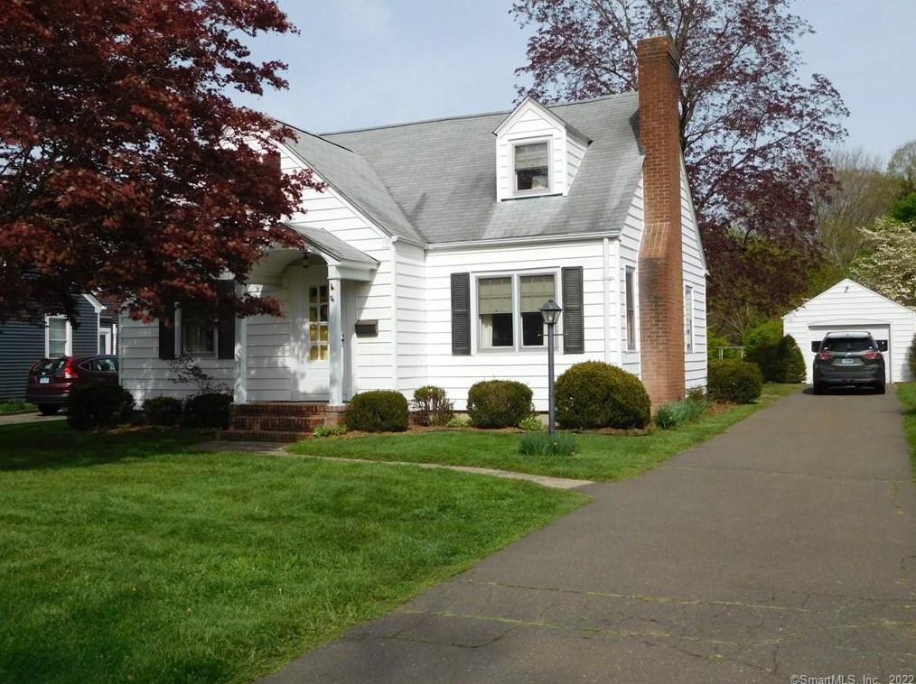79 N Main St, Windsor Locks, CT 06096
