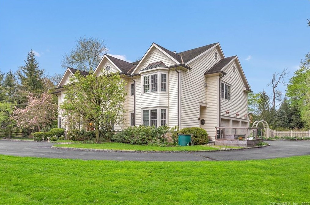 19 Parsonage Rd, Greenwich, CT 06830