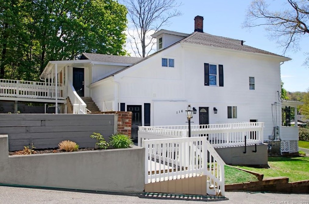 116 Woodbine St, Union City, CT 06770 exterior
