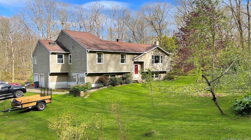 102 Pinebrook Rd, Colchester, CT 06415-2411