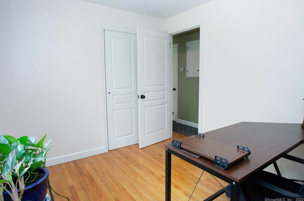 1250 Copper Hl Rd, Suffield CT 06093-2917 exterior