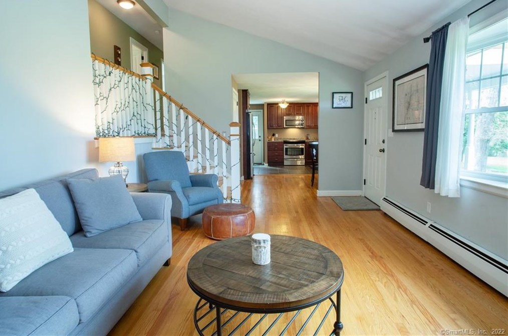 1250 Copper Hl Rd, Suffield CT 06093-2917 exterior