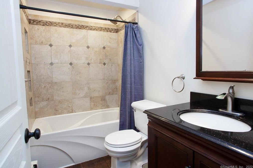 1250 Copper Hl Rd, Suffield CT 06093-2917 exterior