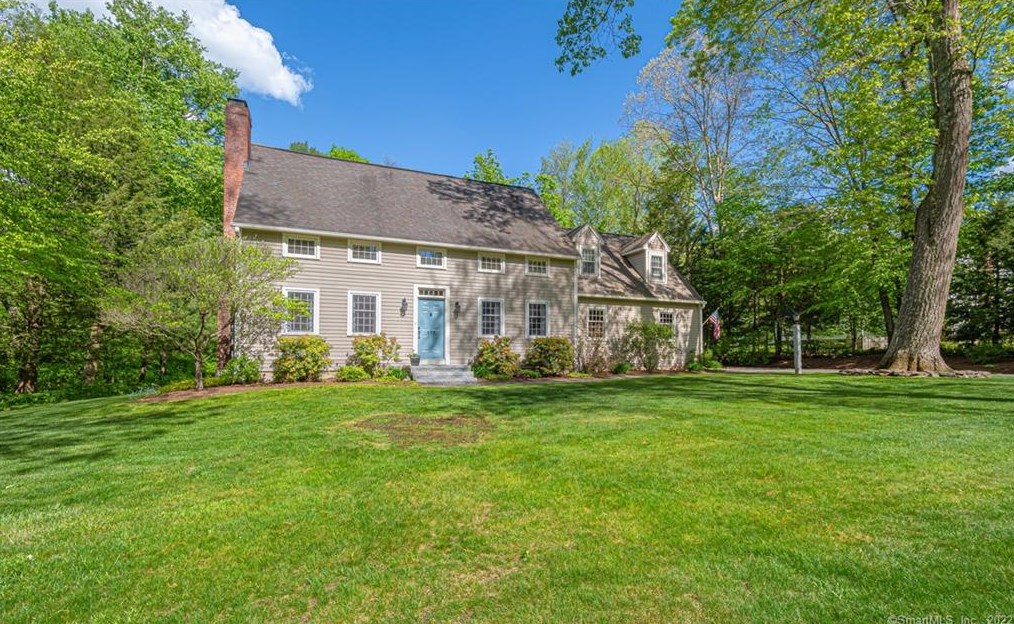 177 Carriage Dr, Southbury, CT 06488