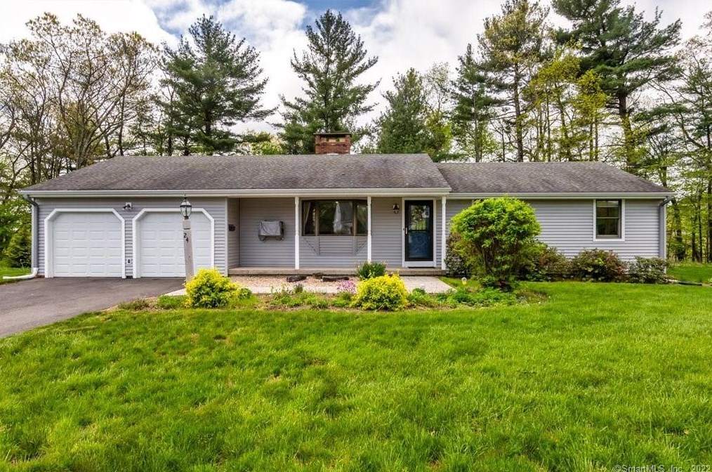 24 Sunset Ter, Unionville, CT 06085-1145