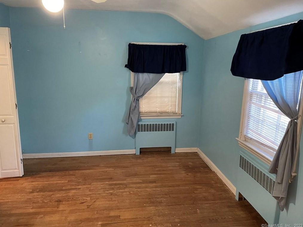 20 Curtis Dr, New Haven CT  06515-2306 exterior