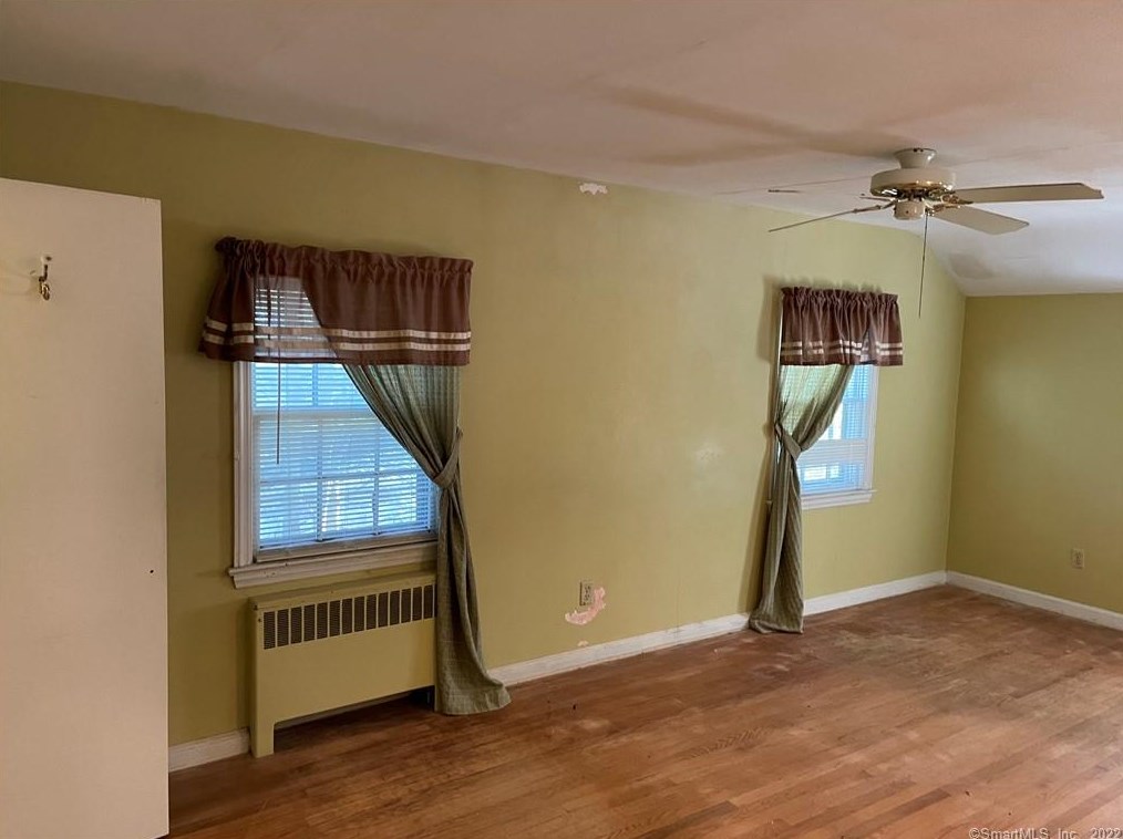 20 Curtis Dr, New Haven CT  06515-2306 exterior