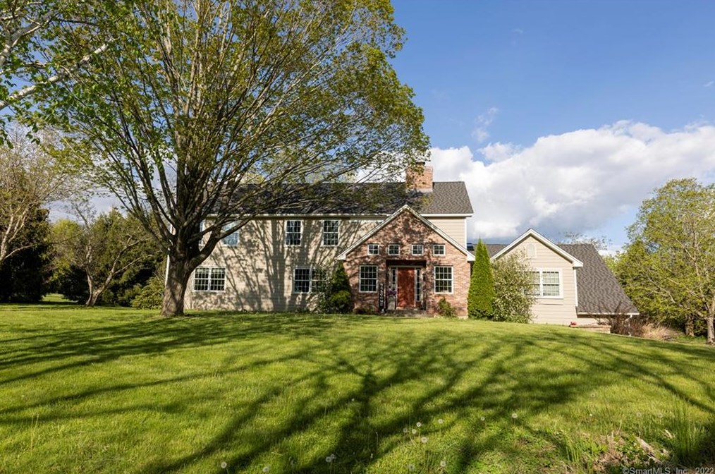 852 N Stone St, Suffield, CT 06093