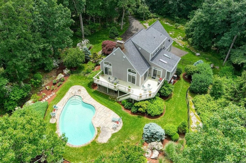 121 Rising Ridge Rd, Ridgefield, CT 06877