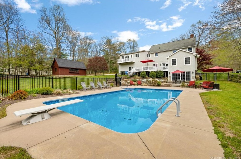 22 Fieldstone Dr, Tolland, CT 06084-2846