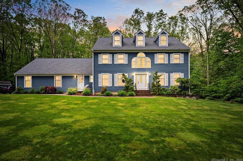 817 Totoket Rd, Northford, CT 06472