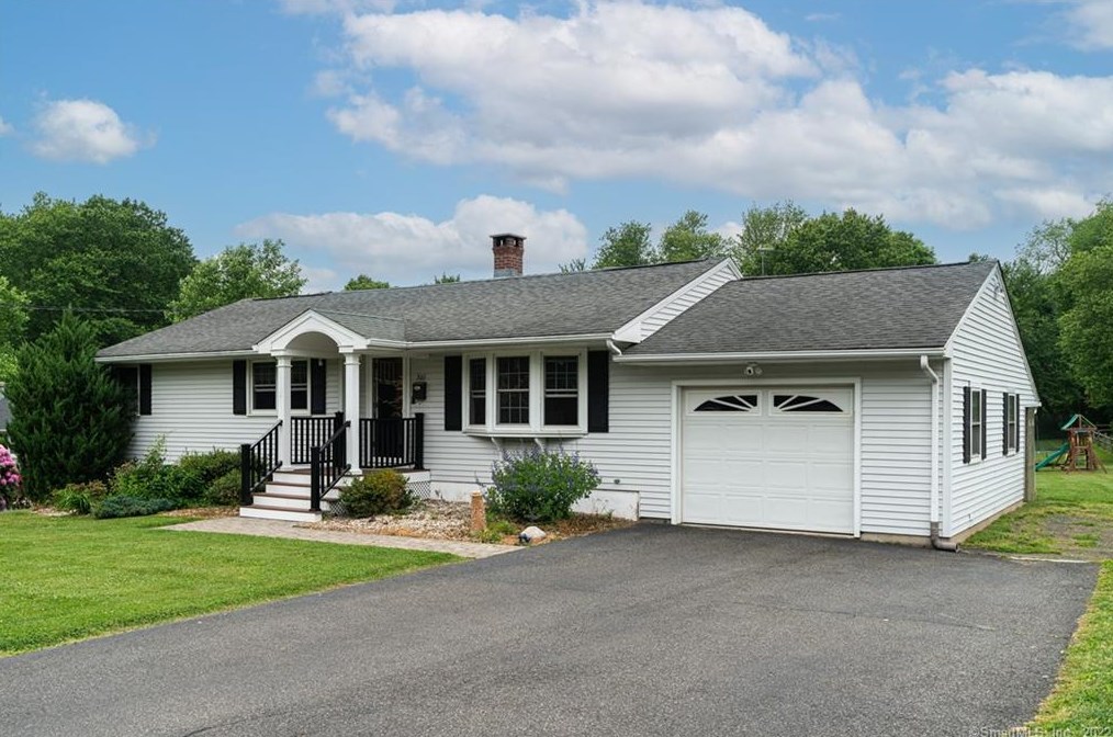 366 Contour Dr, Cheshire, CT 06410