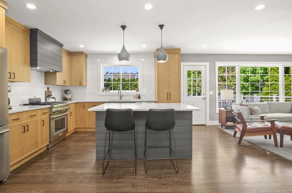 30 Wakemore St, Tokeneke, CT 06820