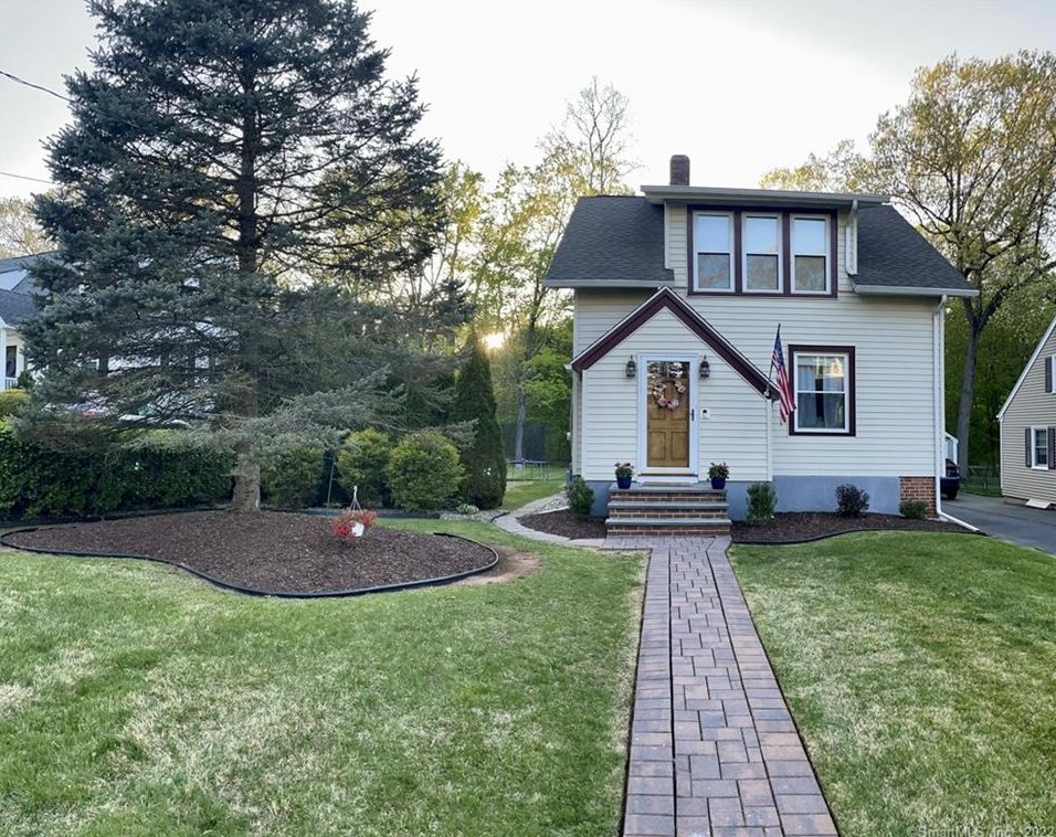 45 Smithfield Ave, Meriden, CT 06451-2612