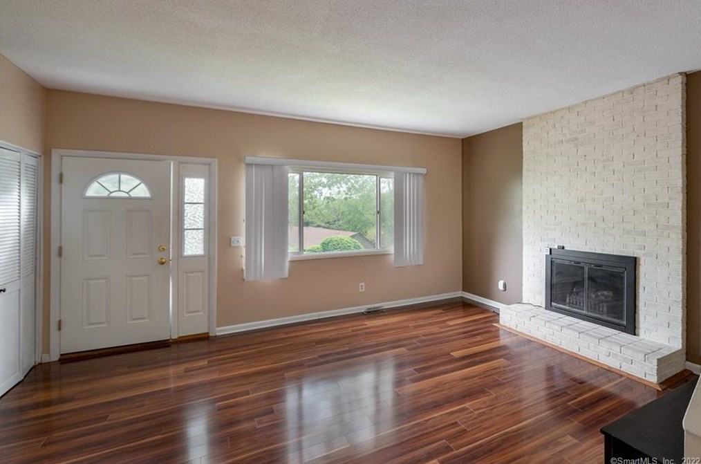 81 Hampton Park, Branford, CT 06405-2201